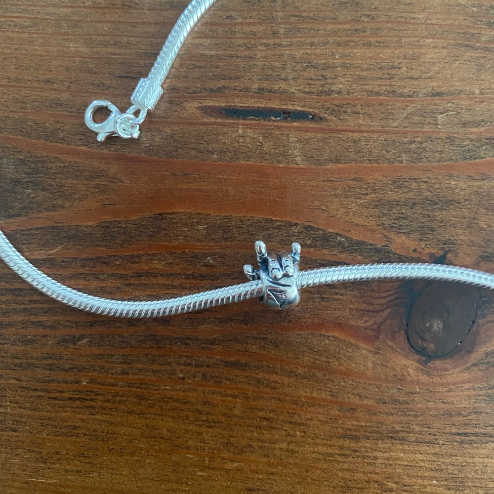 Chamilia “I LOVE YOU” Sign Language Charm